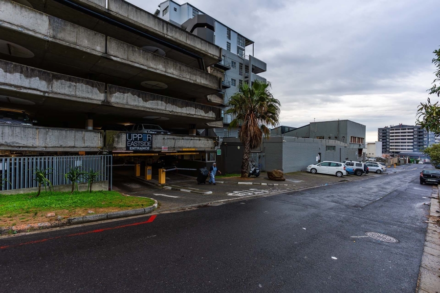 1 Bedroom Property for Sale in Woodstock Western Cape